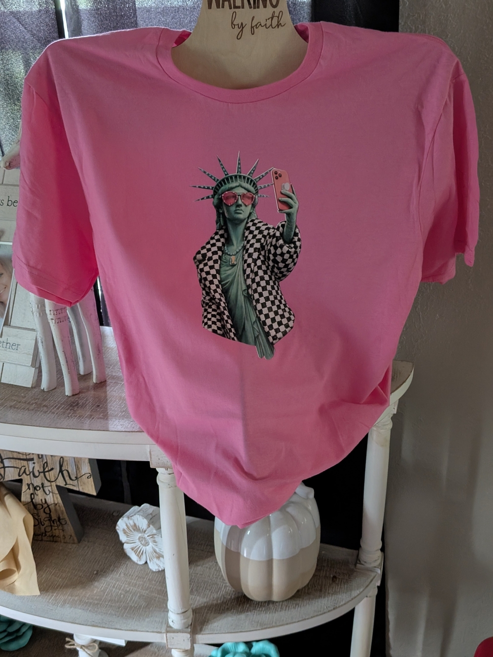 Gildan Pink Women’s Statue of Liberty Graphic Tee